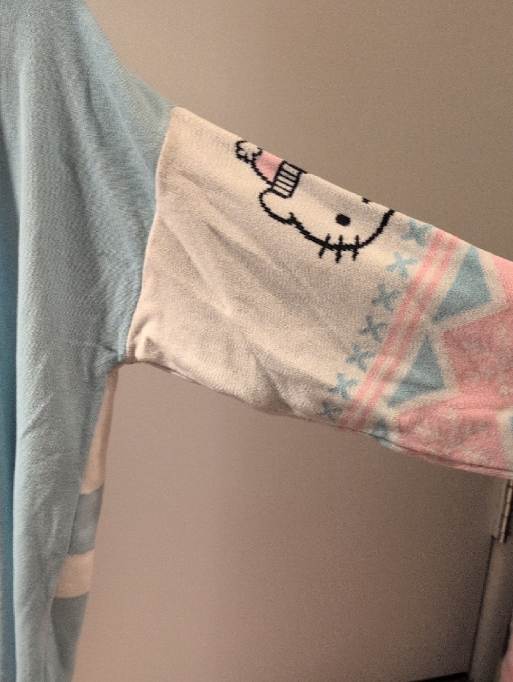 Sanrio Hello Kitty And Friends Winter Skiing Pastel Cardigan NWT - Picture 12 of 14